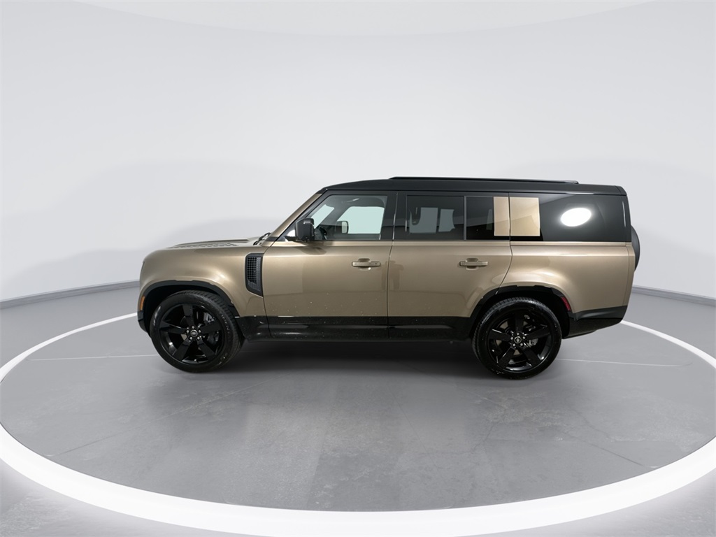 2025 Land Rover Defender 130 X-Dynamic SE photo 4