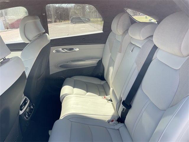 2025 Genesis Electrified GV70 Advanced photo 46