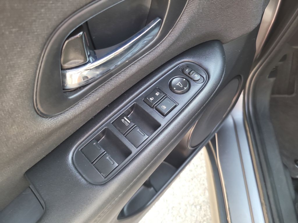 2021 Honda HR-V LX photo 11
