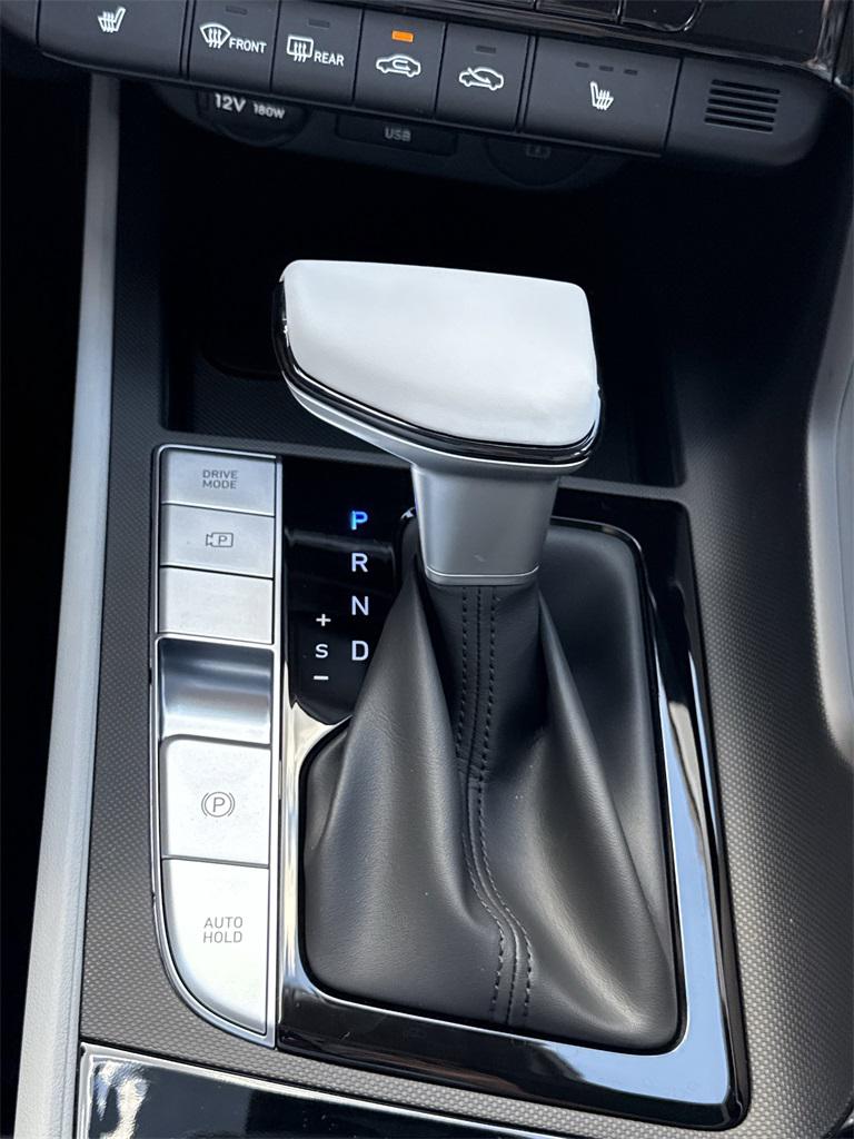 2025 Hyundai Elantra Limited photo 27