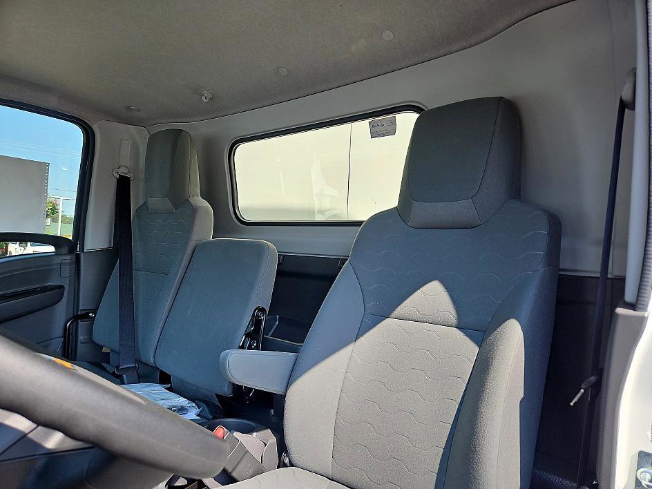 2025 Chevrolet Silverado photo 11