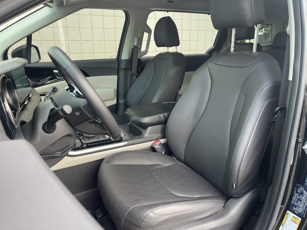 2024 Kia Carnival EX photo 11