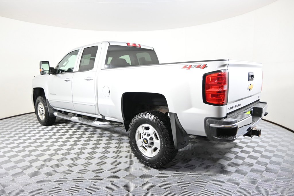 2019 Chevrolet Silverado 2500HD LT photo 3