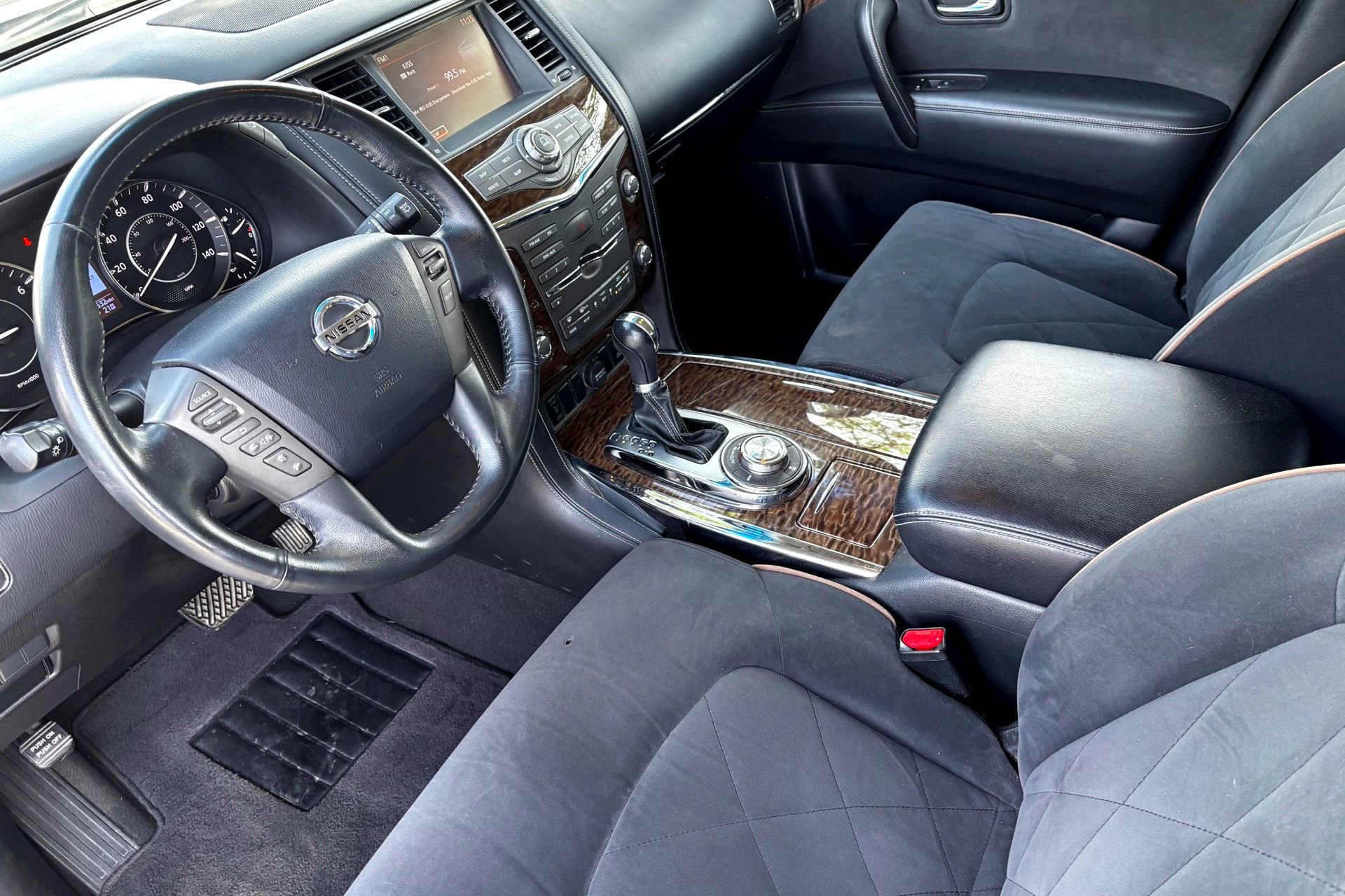 2017 Nissan Armada SV photo 6