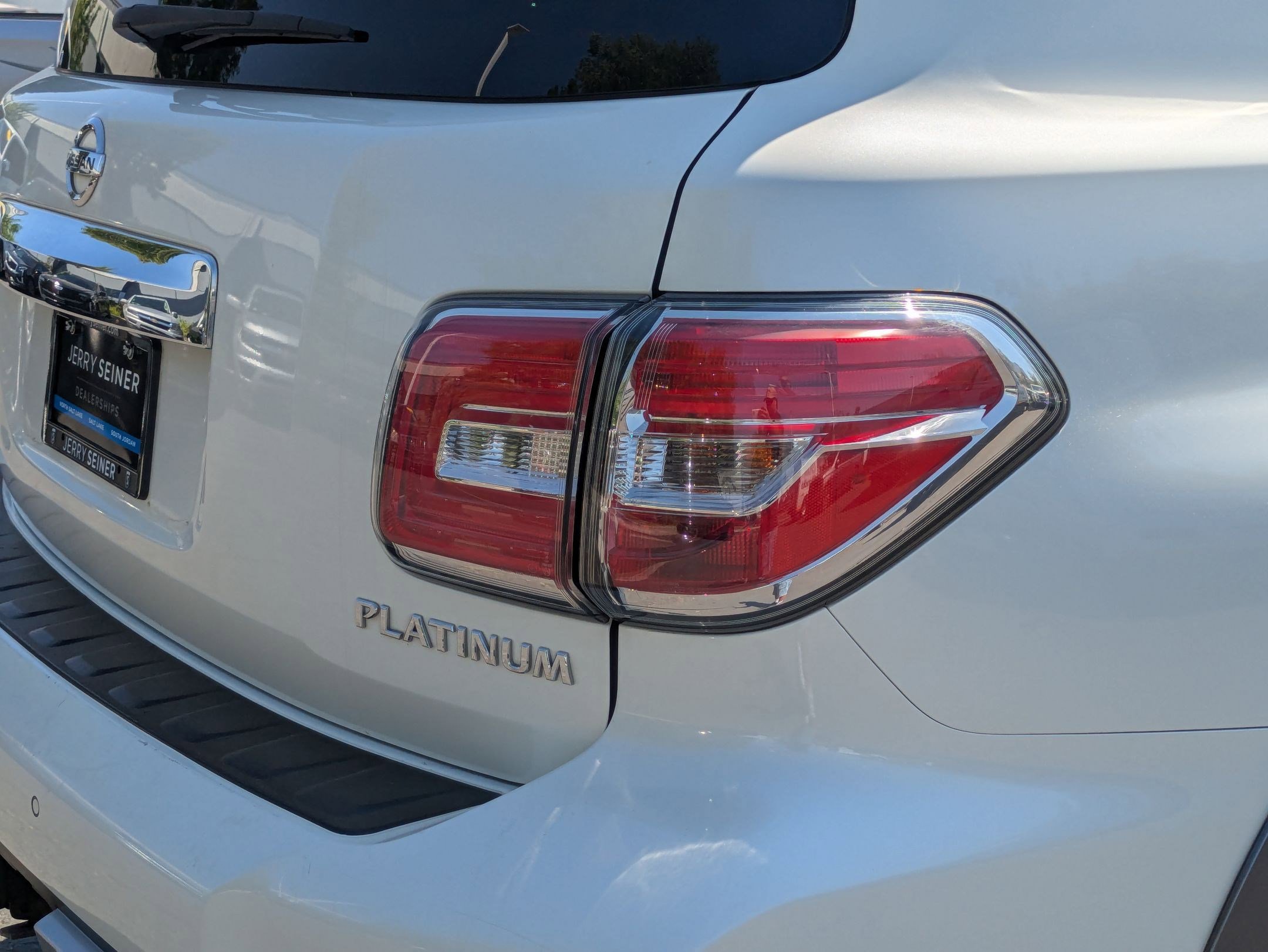 2018 Nissan Armada Platinum photo 11