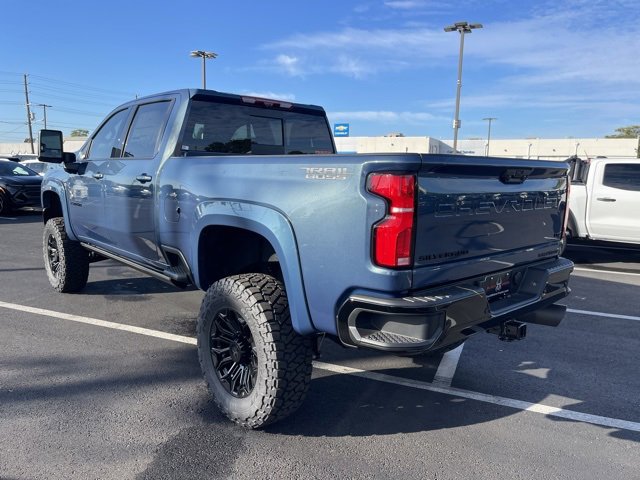 2025 Chevrolet Silverado 2500HD LTZ photo 5