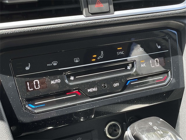 2025 Volkswagen Taos SE photo 20