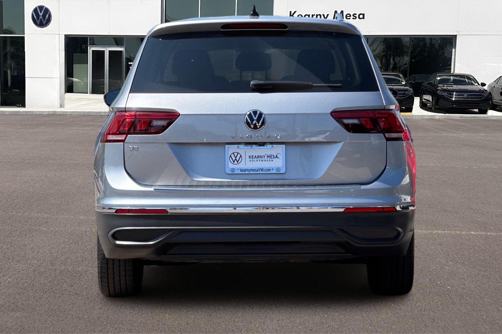 2022 Volkswagen Tiguan SE photo 3