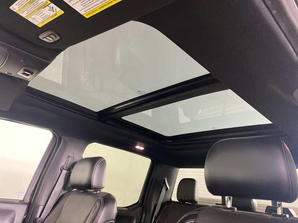 2016 Ford F-150 Lariat photo 3