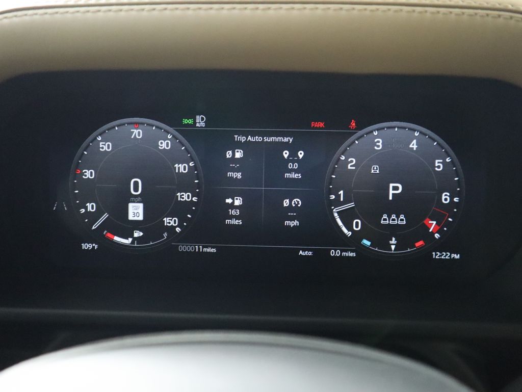 2025 Land Rover Defender 110 S photo 29