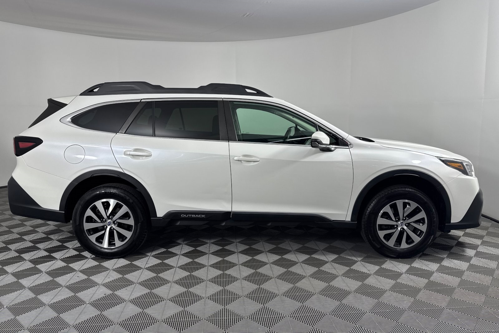 2022 Subaru Outback Premium photo 3