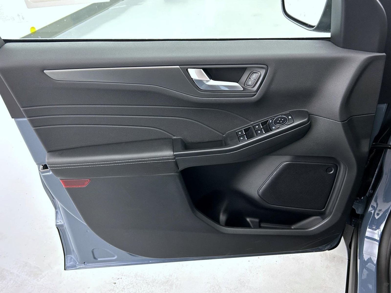 2025 Ford Escape Plug-In Hybrid Sport photo 9