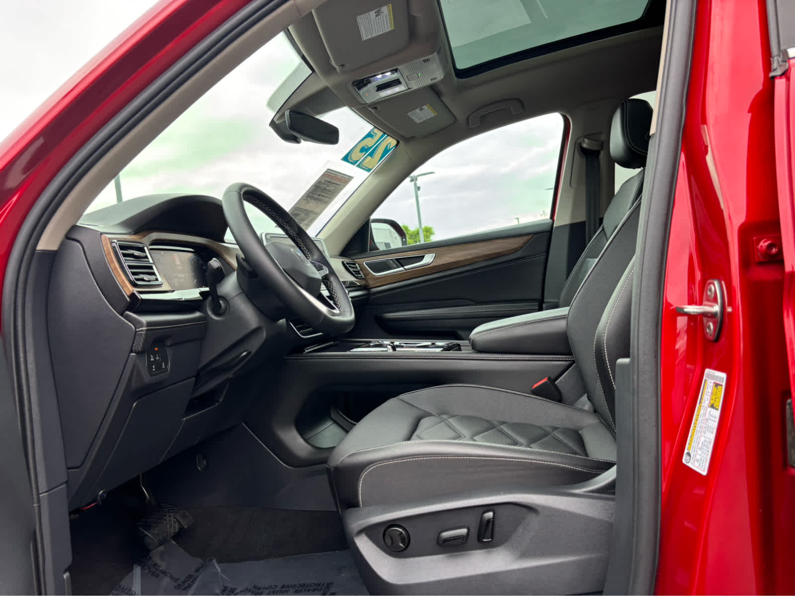 2025 Volkswagen Atlas SE Technology photo 10