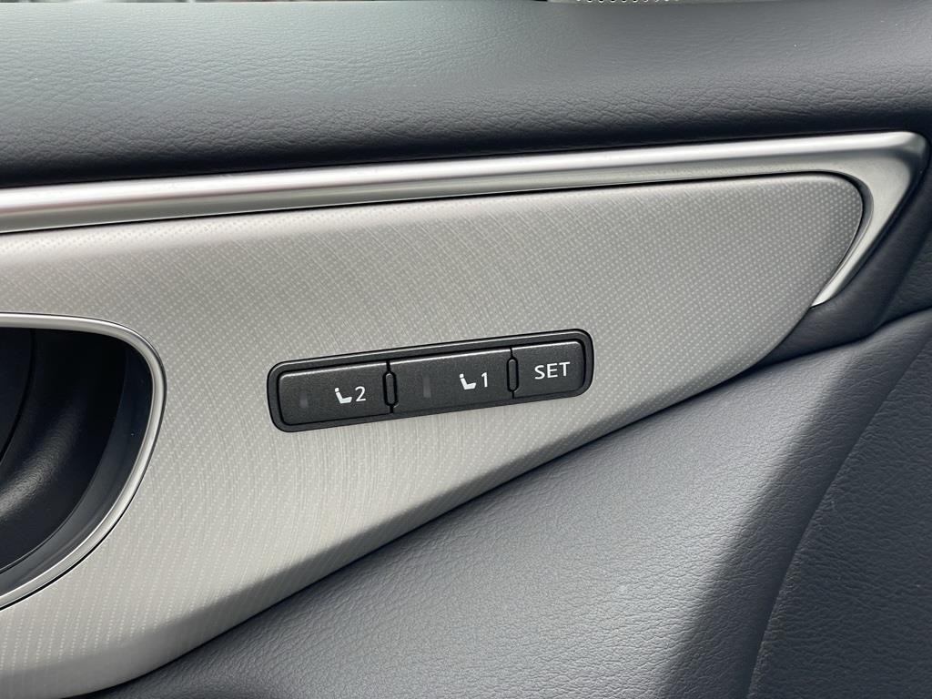 2024 Infiniti Q50 LUXE photo 13