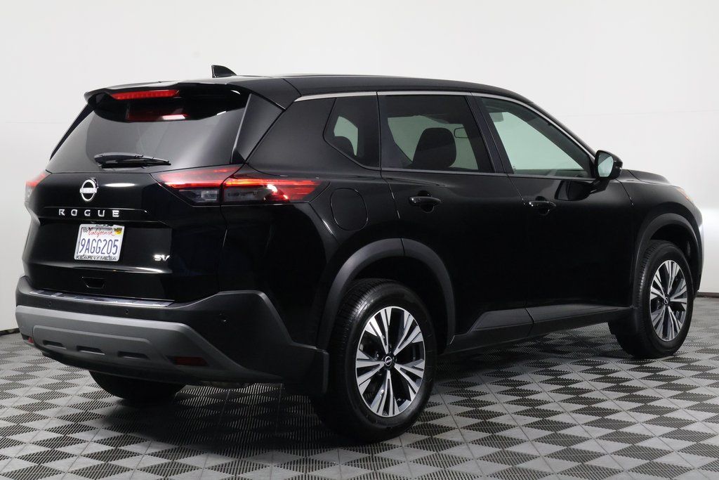 2022 Nissan Rogue SV photo 4