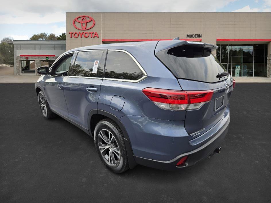 2019 Toyota Highlander LE Plus photo 5