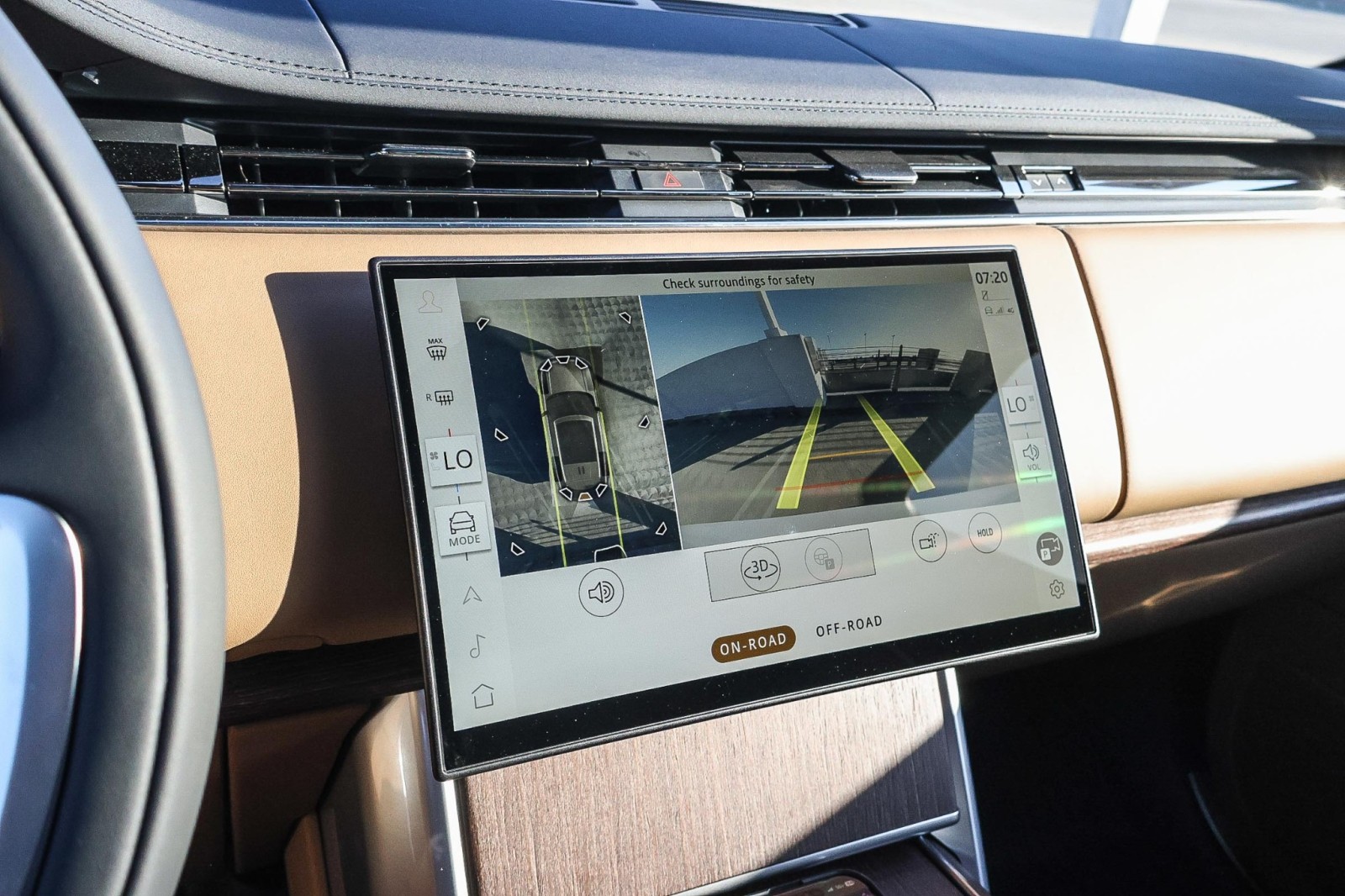 2025 Land Rover Range Rover SE photo 15