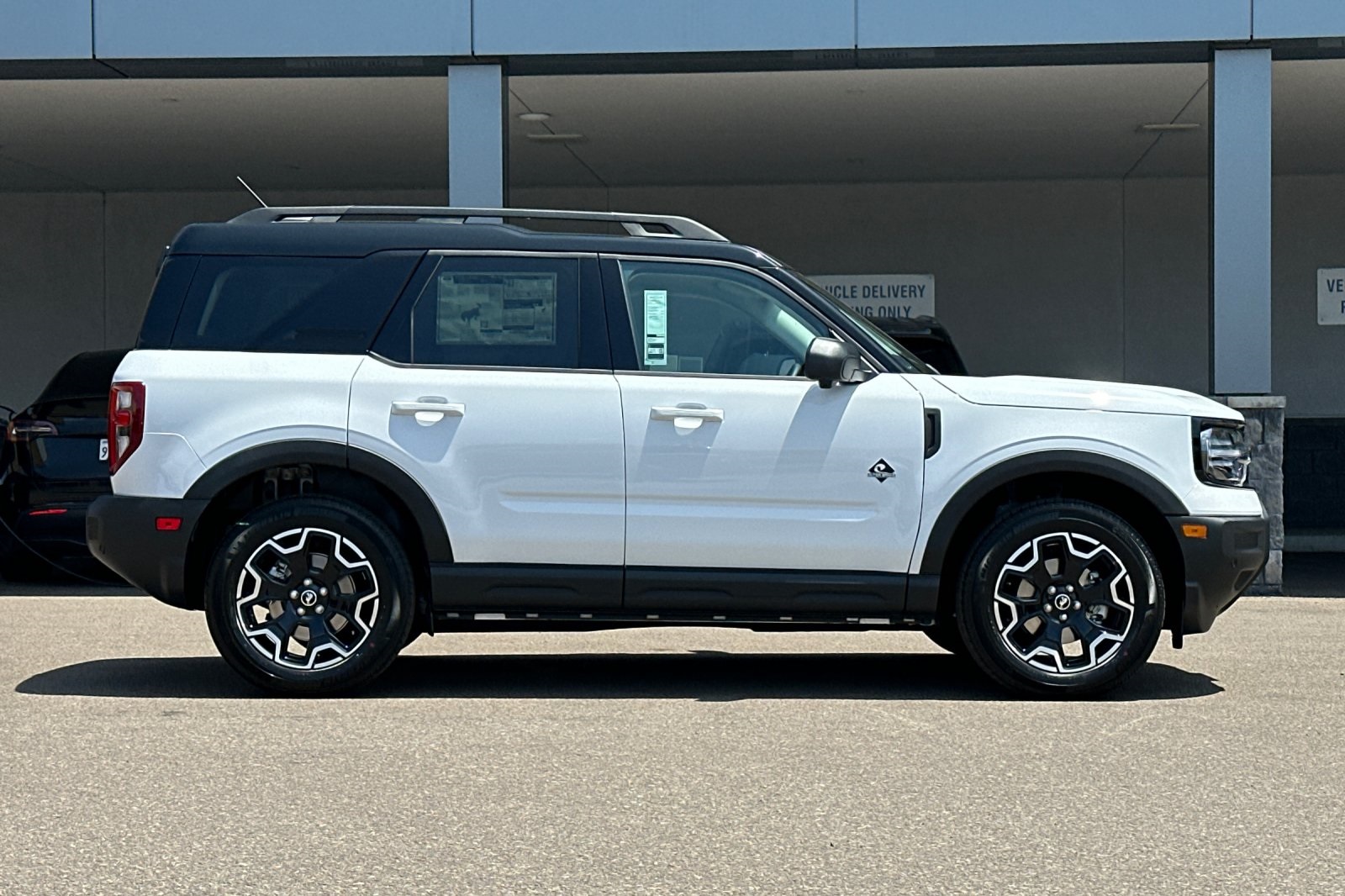 2025 Ford Bronco Sport Outer Banks photo 2