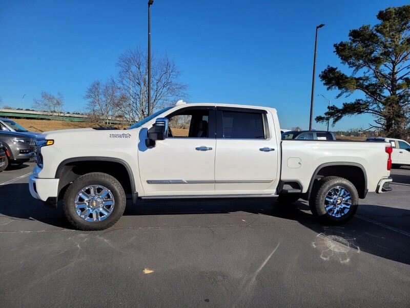 2024 Chevrolet Silverado 2500HD High Country photo 4