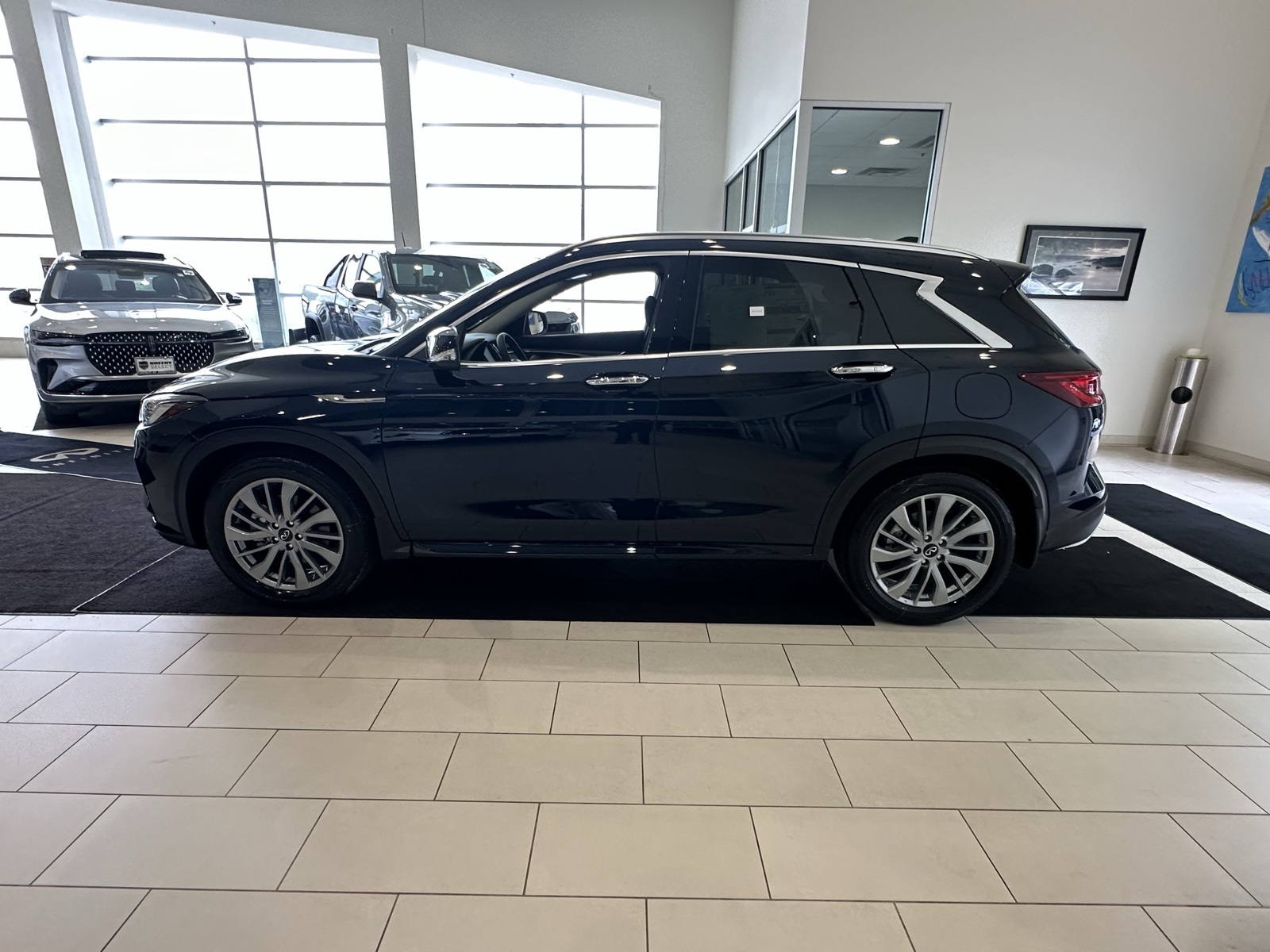 2025 Infiniti QX50 Luxe AWD photo 4