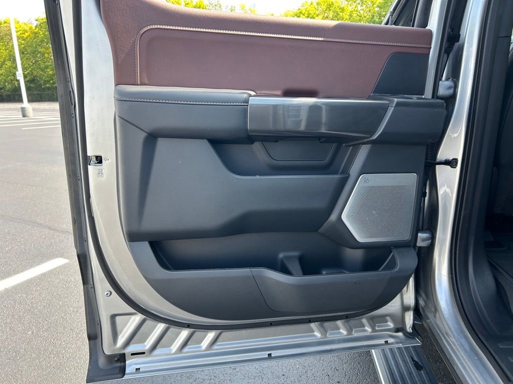 2023 Ford F-150 Lariat photo 18