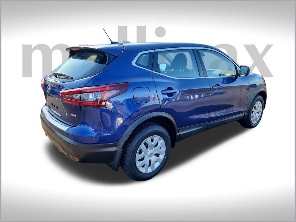 2020 Nissan Rogue Sport S photo 3