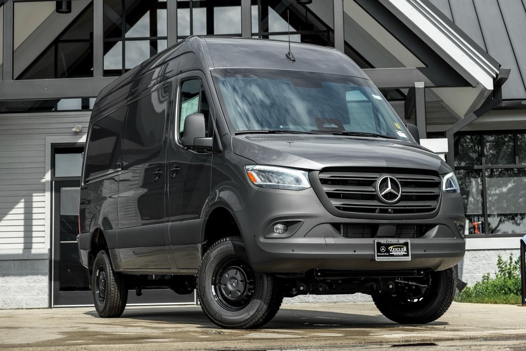 2025 Mercedes-Benz Sprinter Cargo Van Base's photo