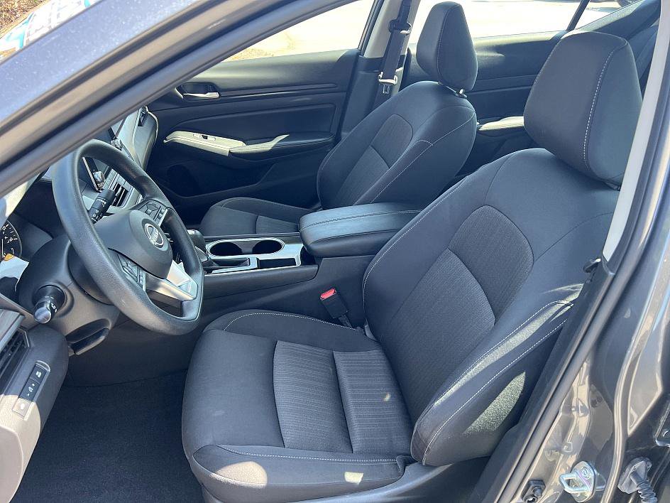 2024 Nissan Altima 2.5 SV photo 14