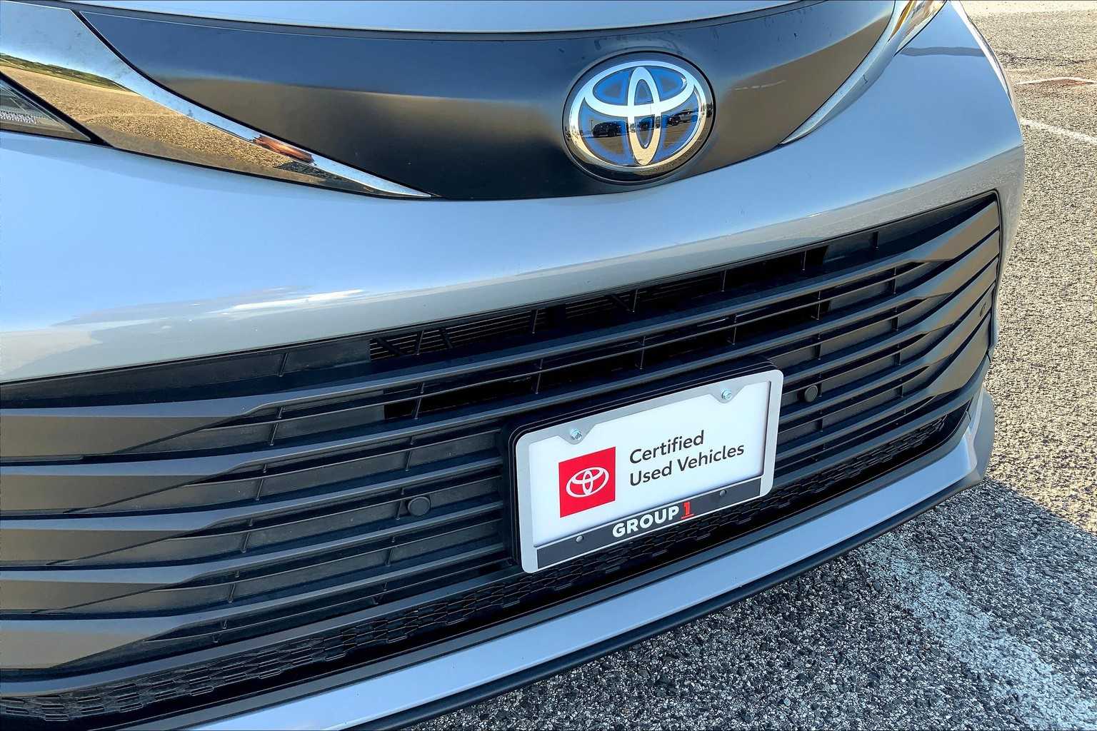 2023 Toyota Sienna Woodland Edition photo 28