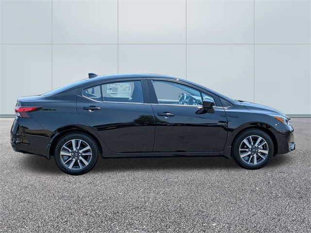 2025 Nissan Versa SV photo 3