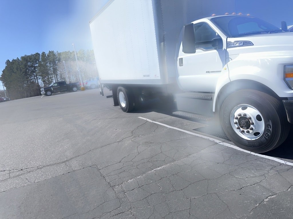 2017 Ford F-750 Base photo 3