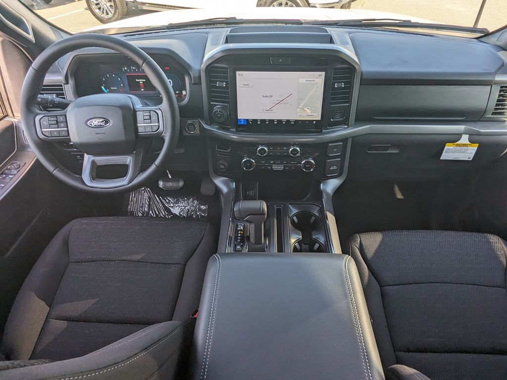 2025 Ford F-150 XLT photo 14