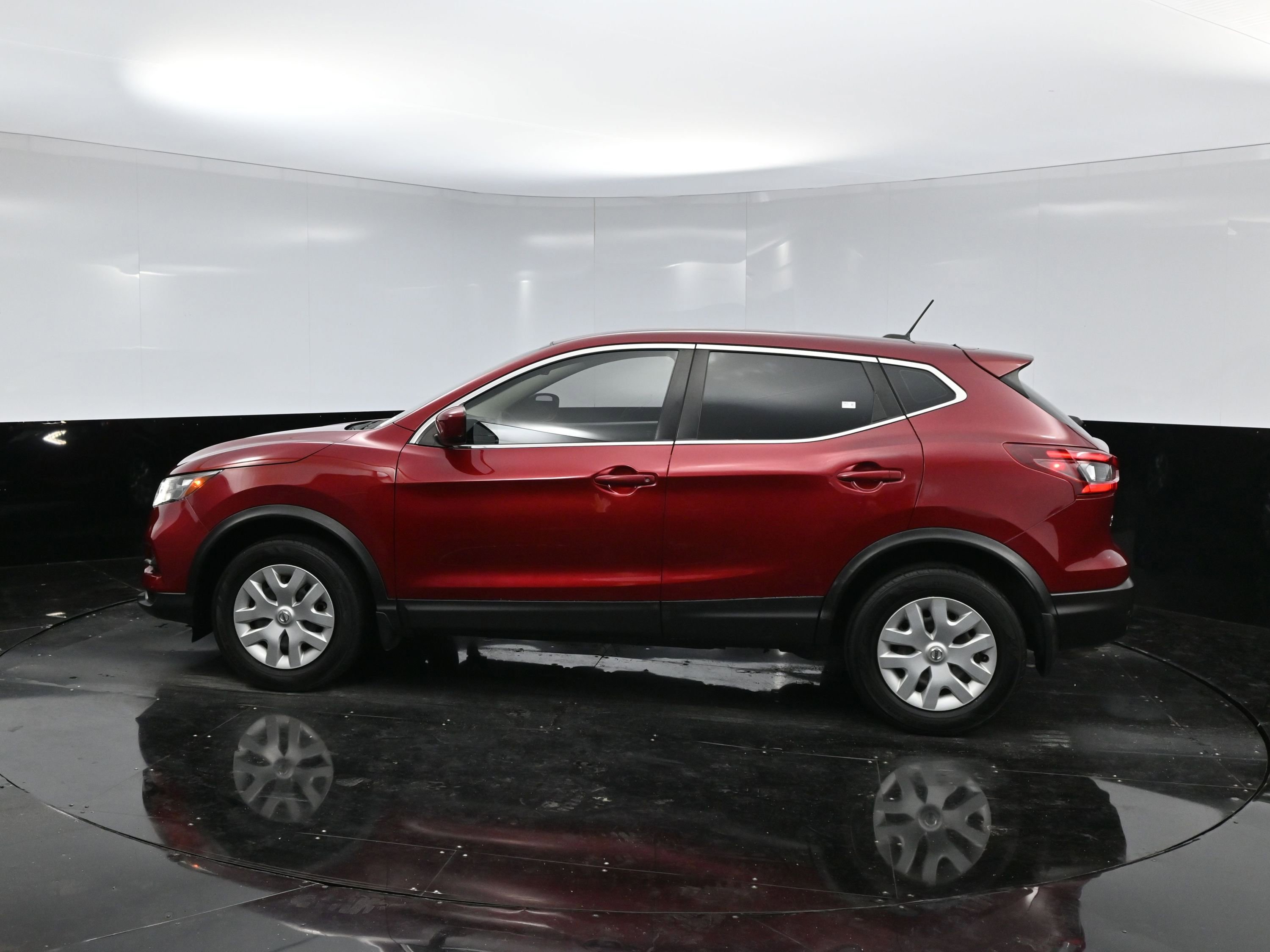 2020 Nissan Rogue Sport S photo 3