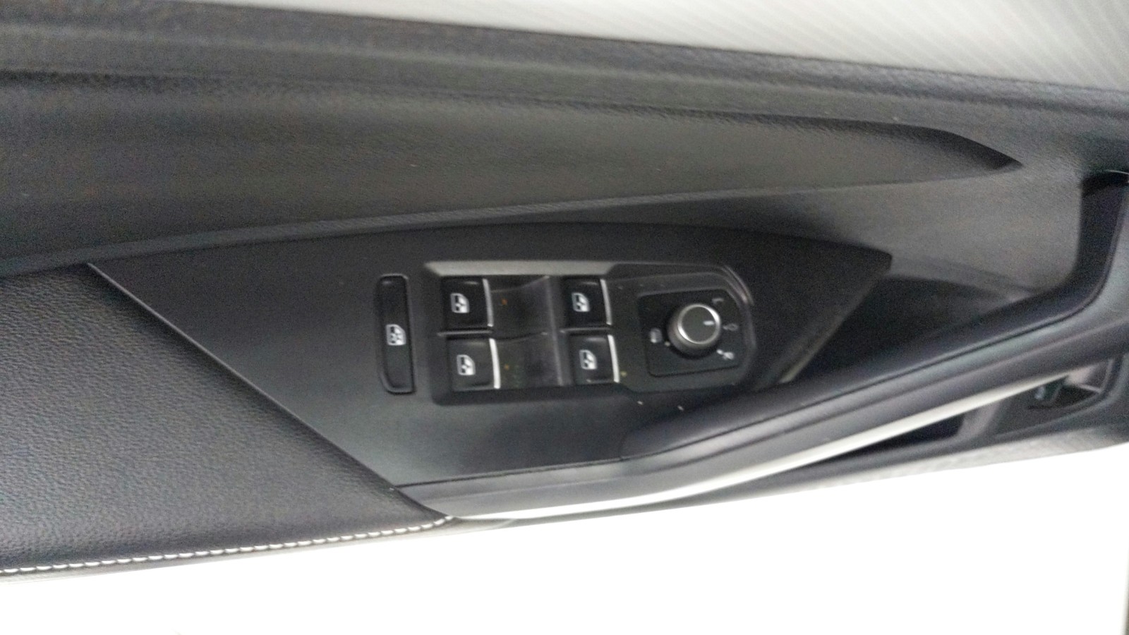 Used 2024 WHITE Volkswagen S image 22