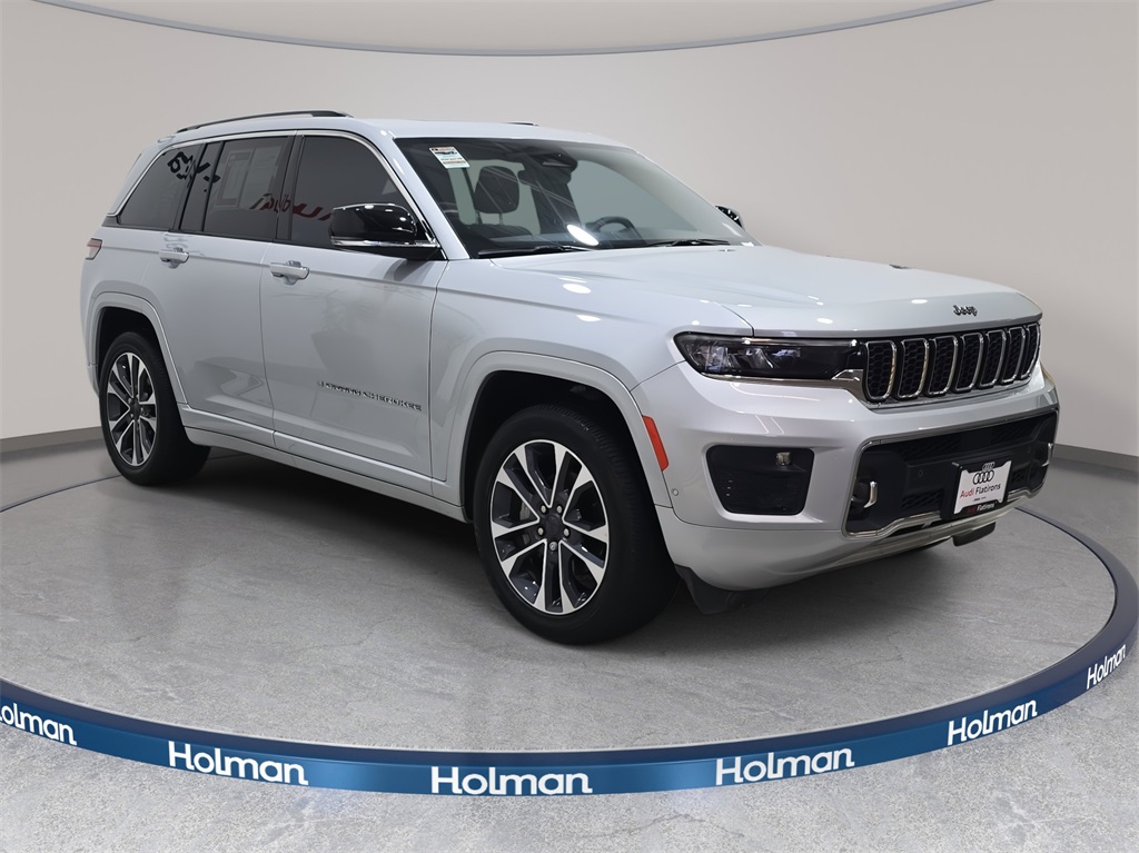 2023 Jeep Grand Cherokee Overland photo 2