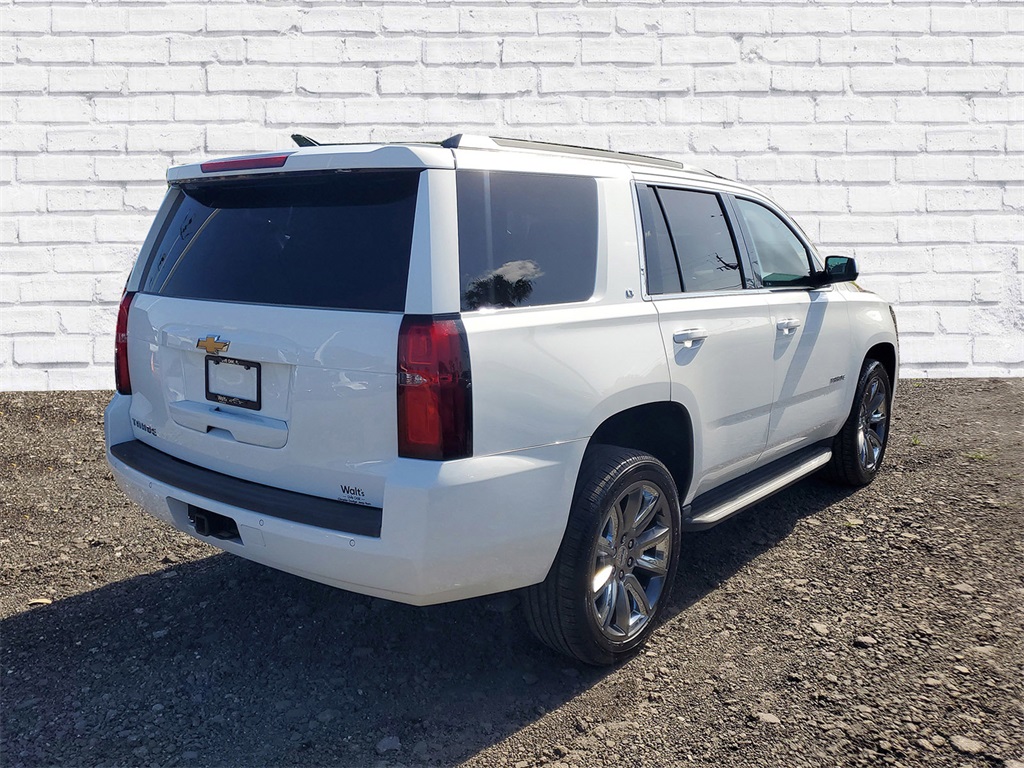 2018 Chevrolet Tahoe LT photo 2
