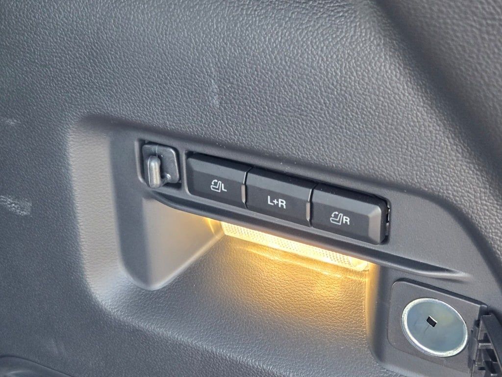 2025 Ford Explorer ST photo 14