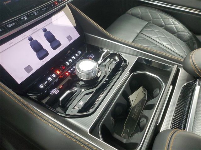 2024 Jeep Grand Wagoneer III photo 19