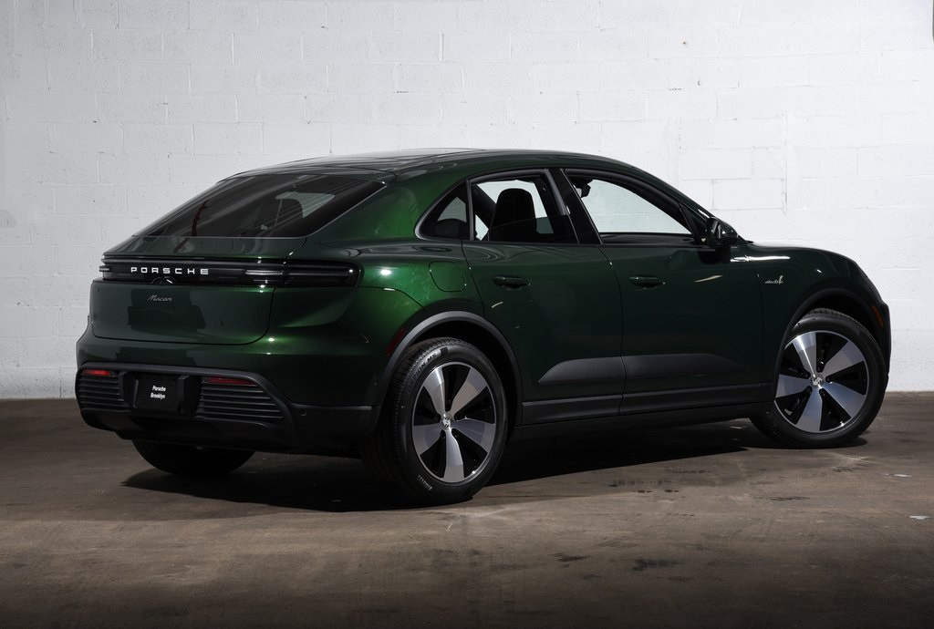 2025 Porsche Macan Electric photo 7