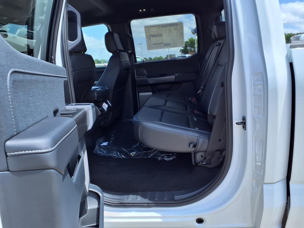 2025 Ford F-150 Lariat photo 16