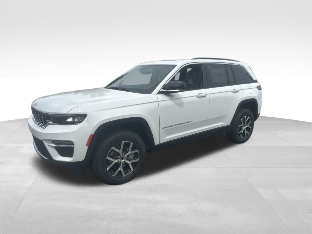 2025 Jeep Grand Cherokee Limited photo 3