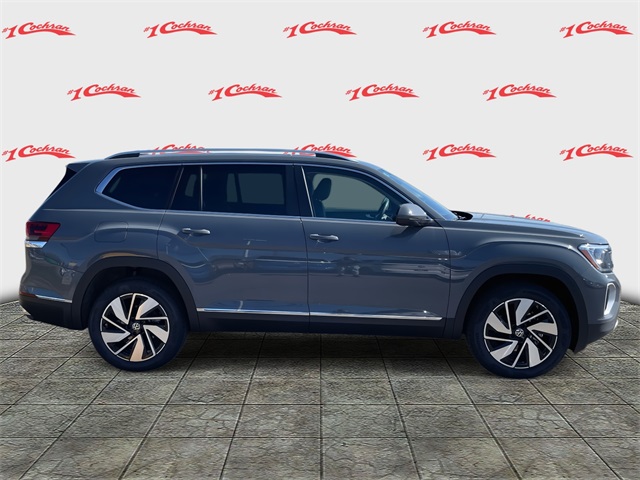 2025 Volkswagen Atlas SEL photo 2
