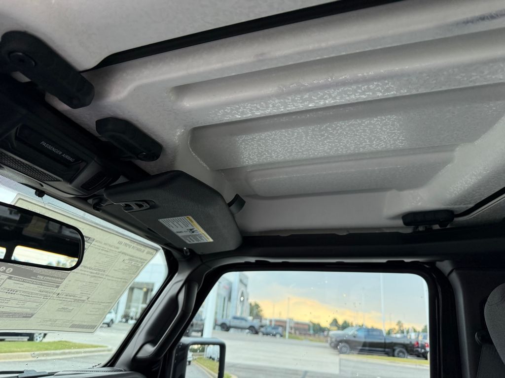 2025 Jeep Gladiator Sport photo 21