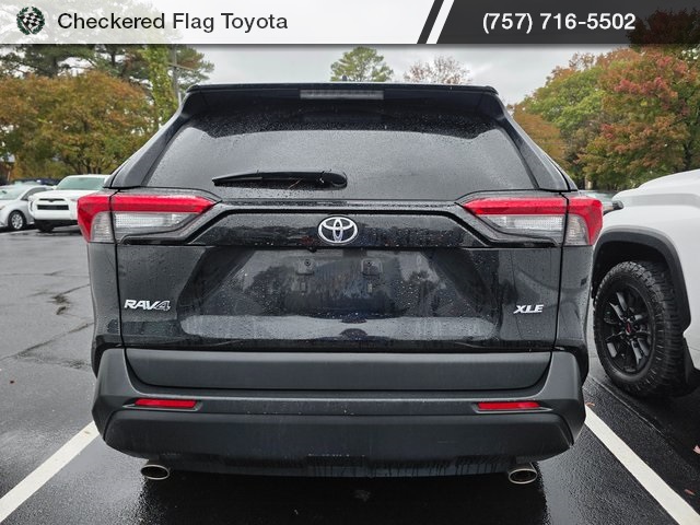 2023 Toyota RAV4 XLE photo 2