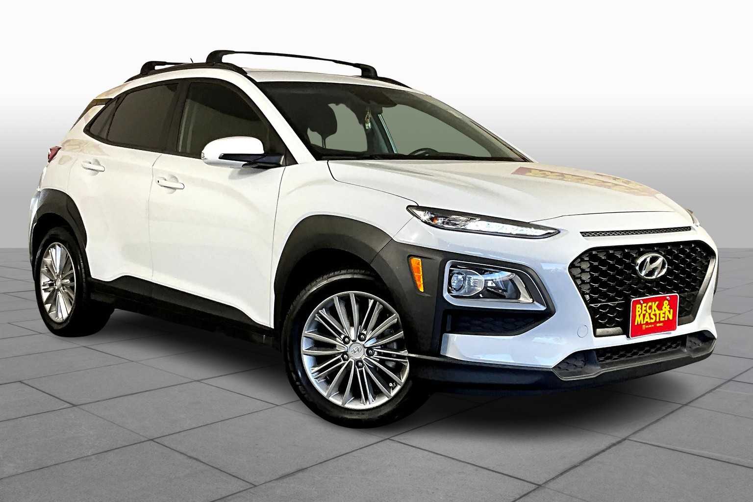 2020 Hyundai Kona SEL photo 2