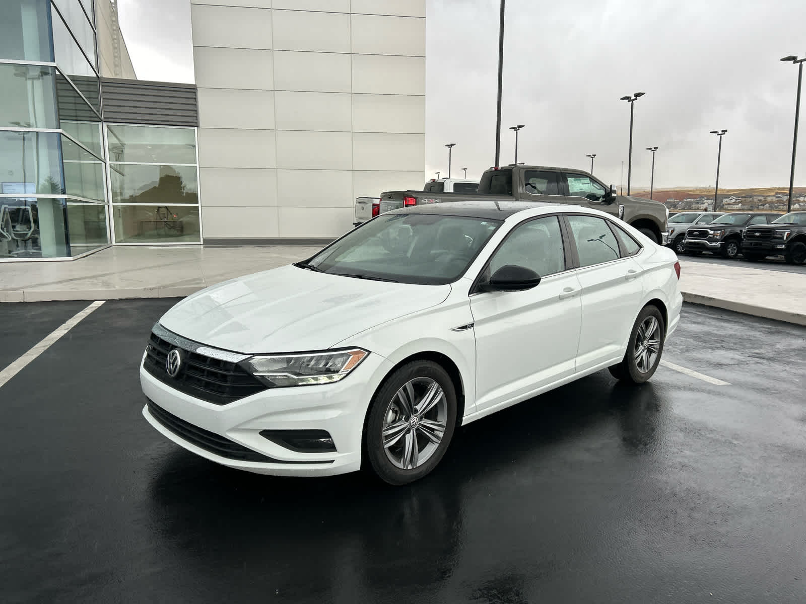 2021 Volkswagen Jetta R-Line photo 2