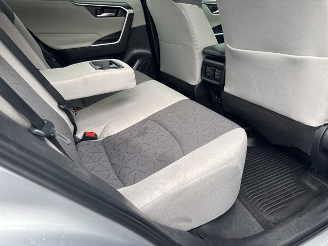 2022 Toyota RAV4 XLE photo 10