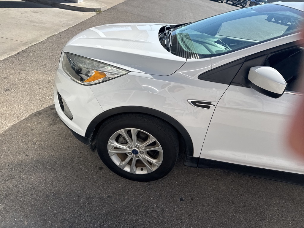 2017 Ford Escape SE photo 3