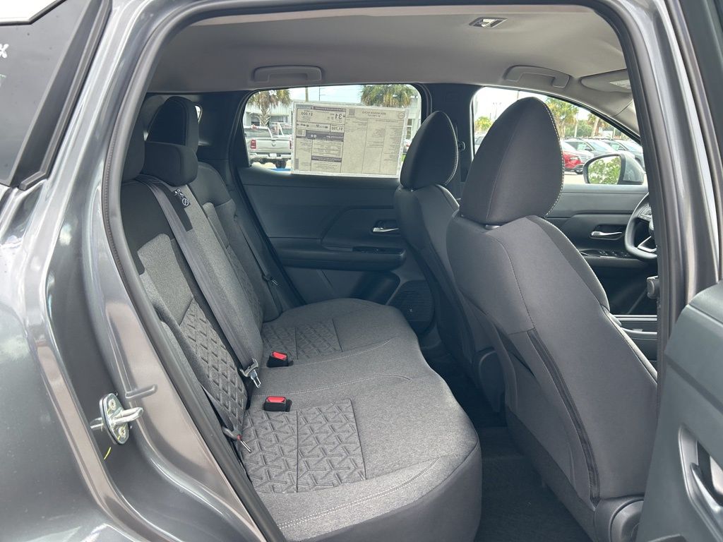 2025 Nissan Kicks SV photo 35