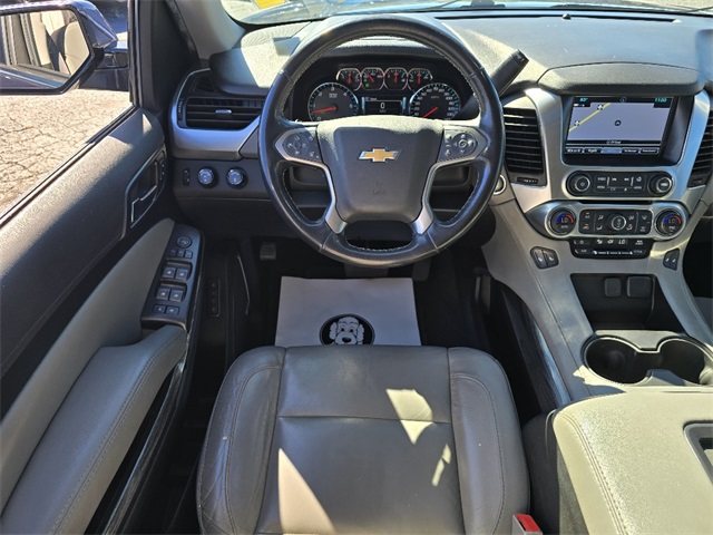 2020 Chevrolet Suburban LT photo 3